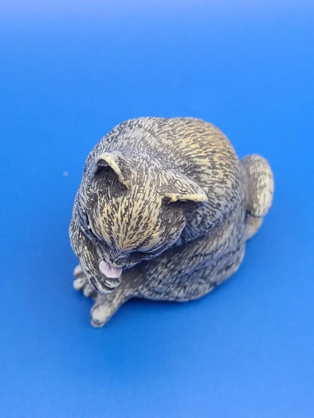 FARO Italy Vintage A. Lucchesi Cat Licking Paw Resin Figurine